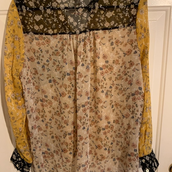 Button down blouse - Picture 4 of 5